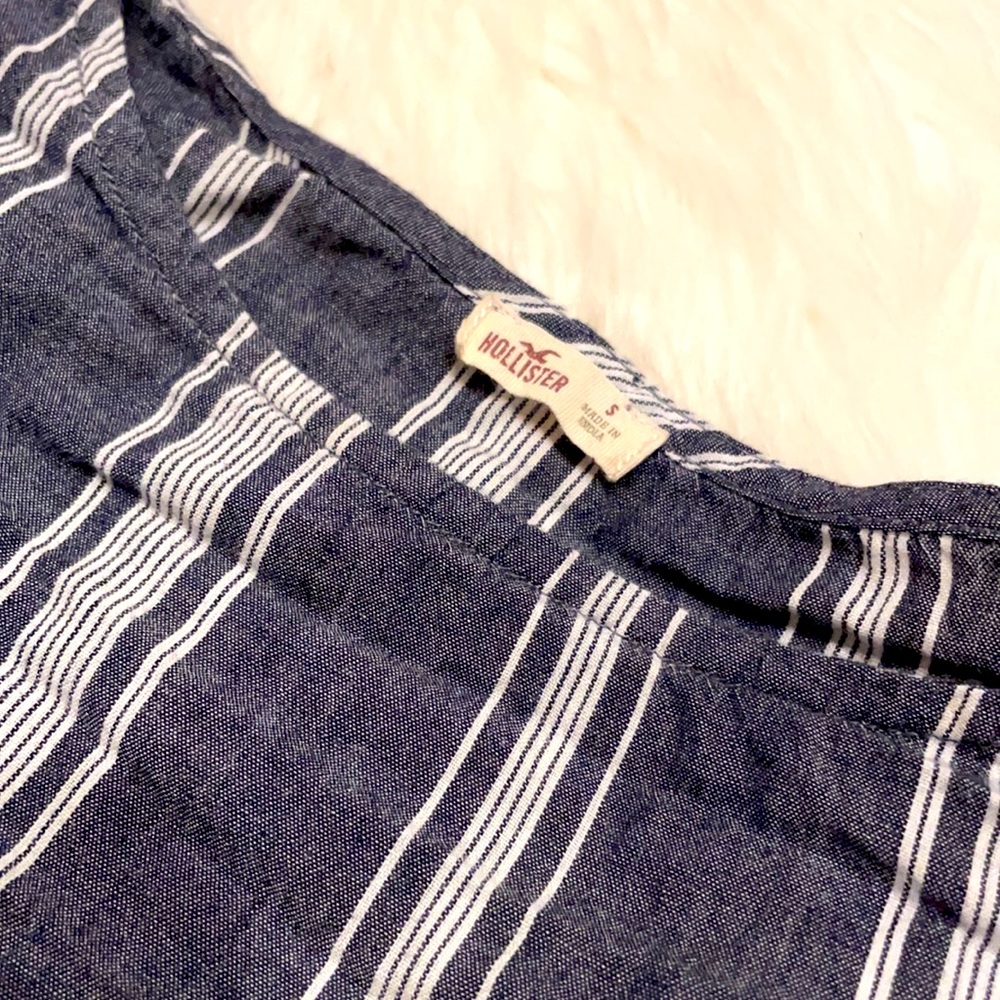 HP ✨ | NWOT Hollister Bell Sleeve Top | S | Navy + White - Picture 3 of 3